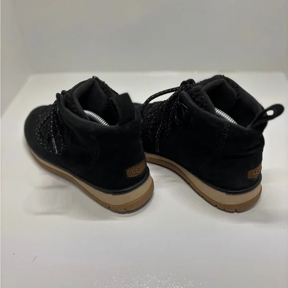 UGG Neumel Boots Black Suede Chukka Gum Middle Sole Size 9 EU 40 - Picture 5 of 11